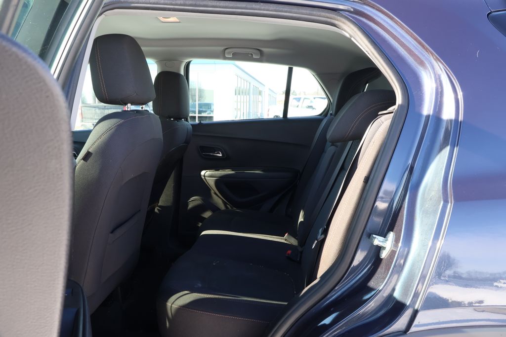 Thumbnail: 2018 Chevrolet Trax - 29