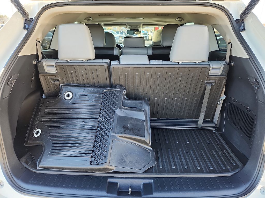 Thumbnail: 2021 Toyota Highlander - 31