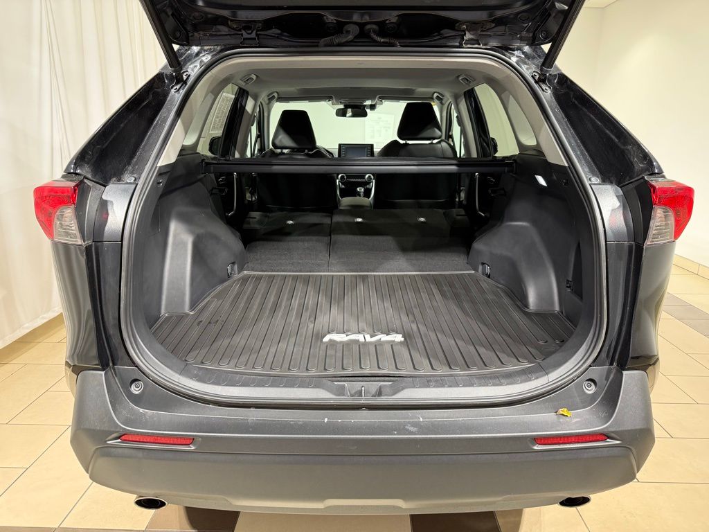 Thumbnail: 2022 Toyota RAV4 - 12