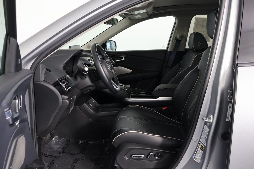 Thumbnail: 2025 Acura RDX - 10