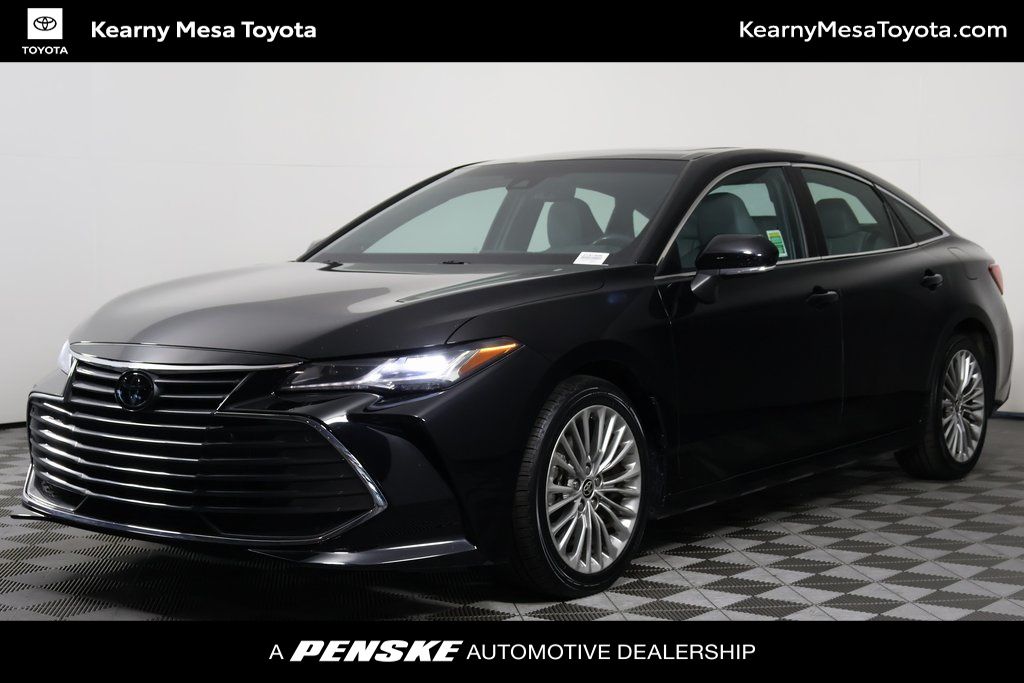 2022 Toyota Avalon Limited -
                San Diego, CA