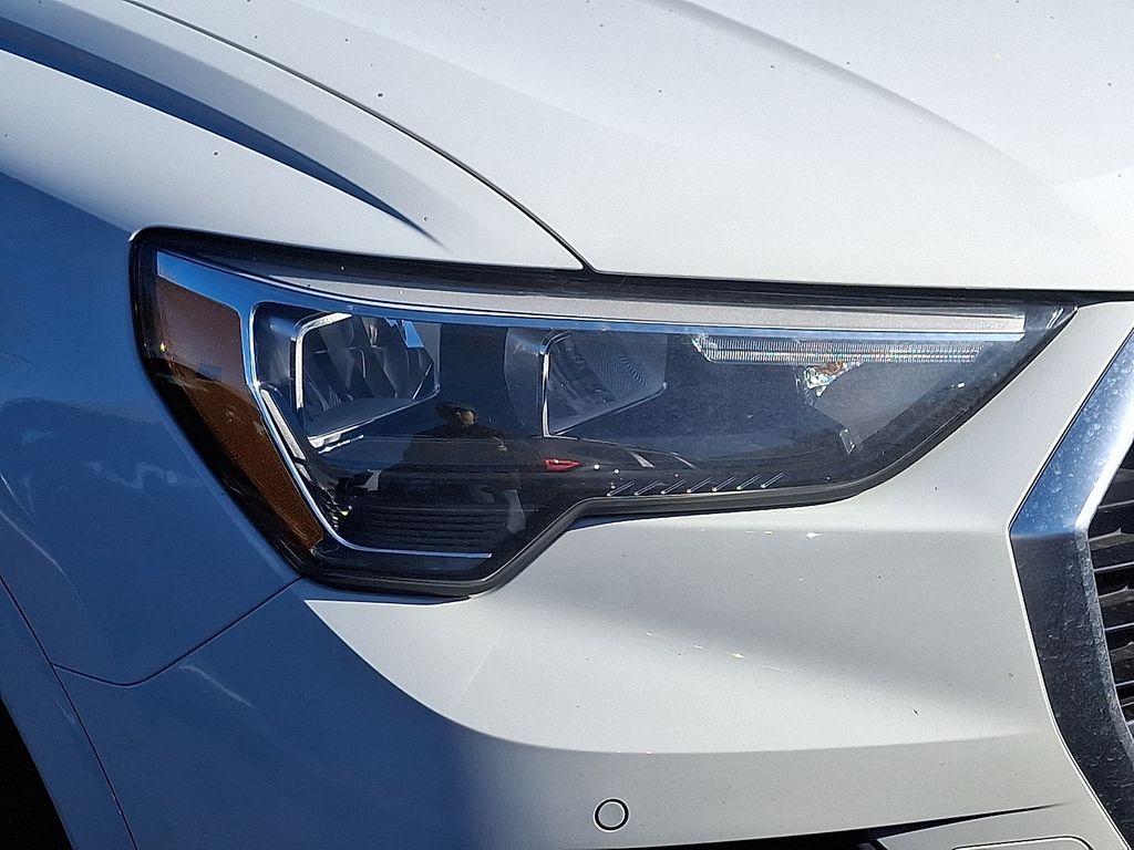 Thumbnail: 2022 Audi Q3 - 4