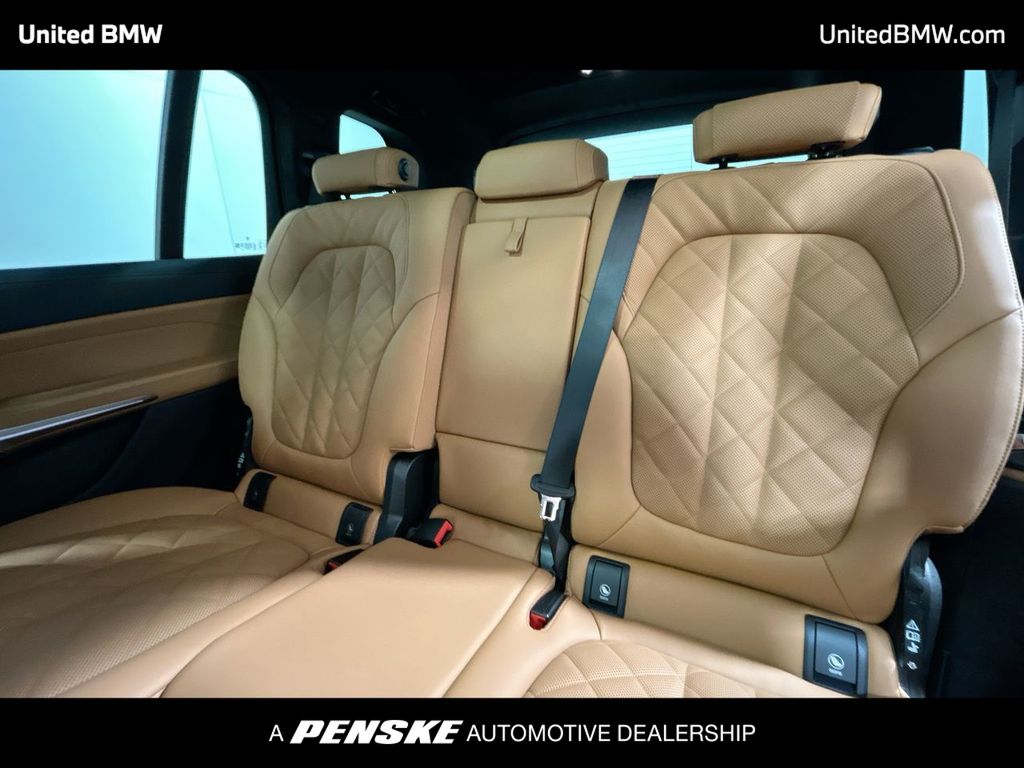 2026 BMW X7 xDrive40i 21