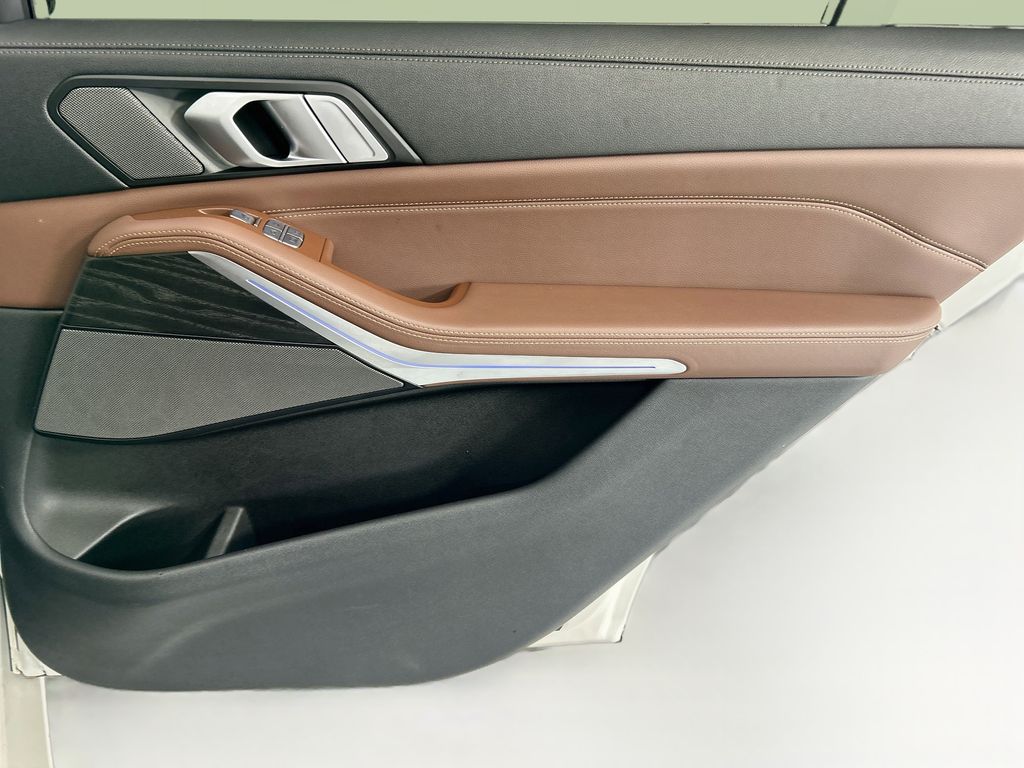 Thumbnail: 2019 BMW X7 - 26