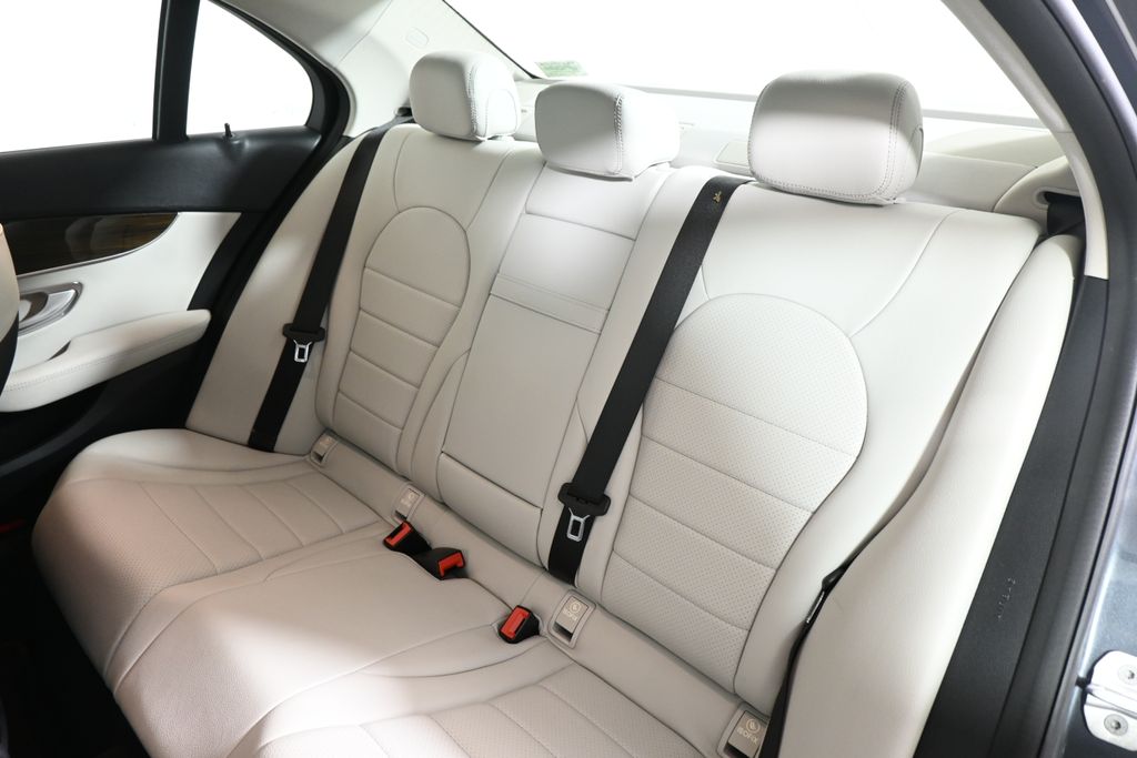 Thumbnail: 2016 Mercedes-Benz C-Class - 4