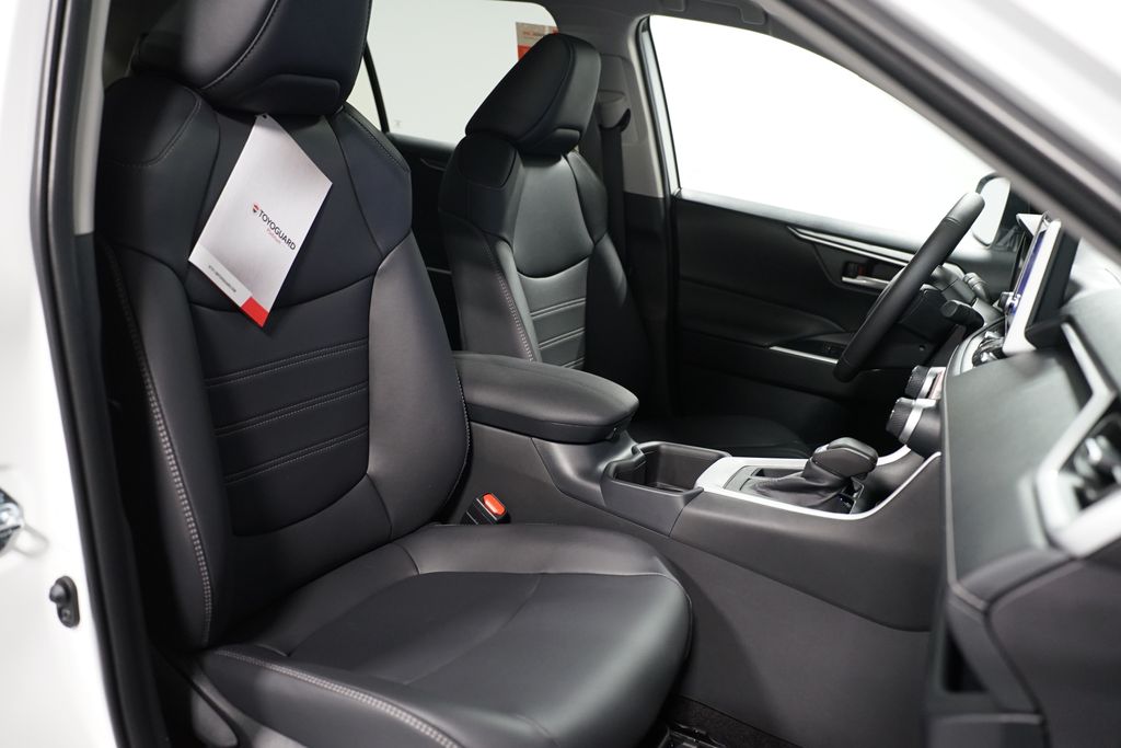 Thumbnail: 2025 Toyota RAV4 - 28