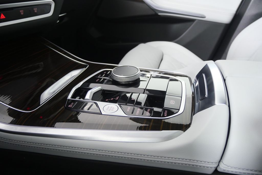 Thumbnail: 2026 BMW X5 - 28