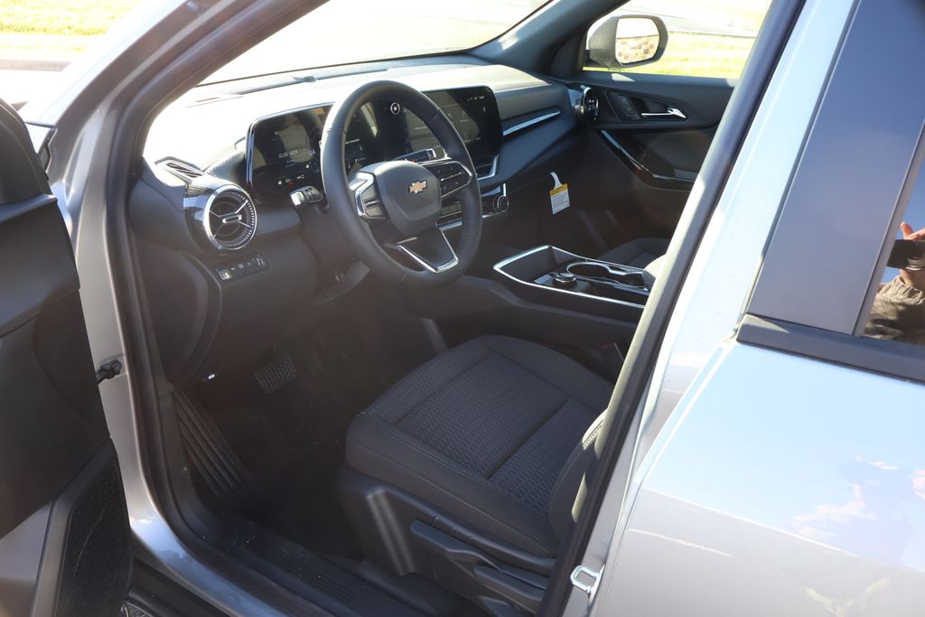 Thumbnail: 2026 Chevrolet Equinox - 13