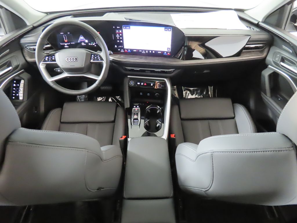 Thumbnail: 2025 Audi Q5 - 11