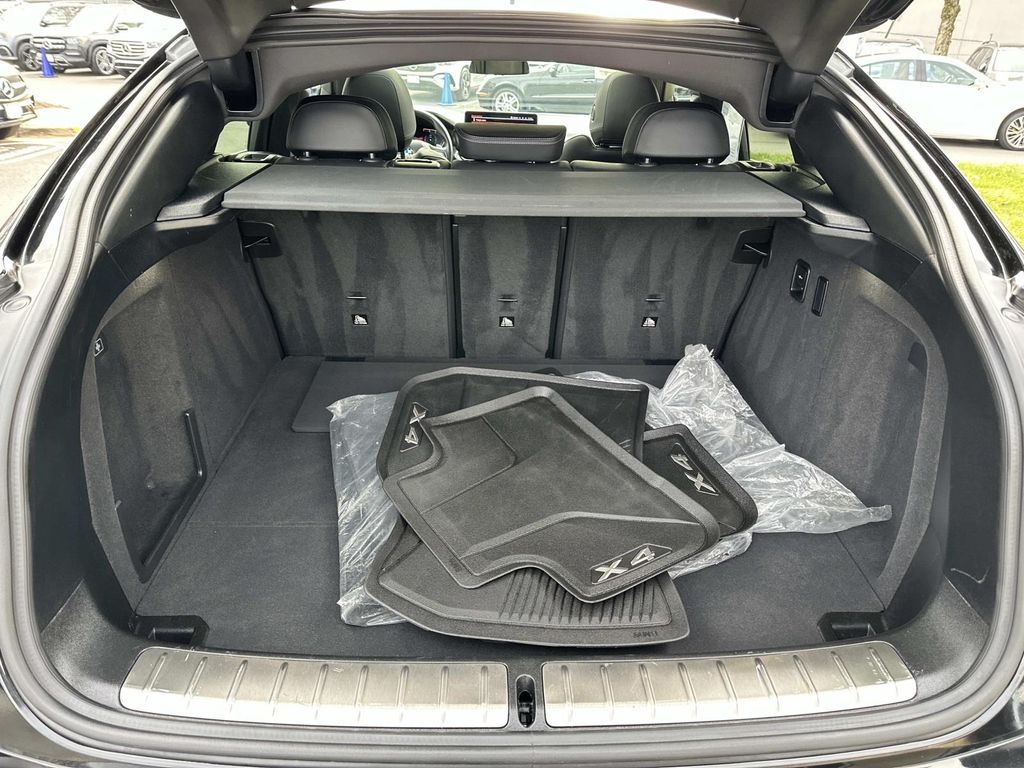 Thumbnail: 2023 BMW X4 - 29