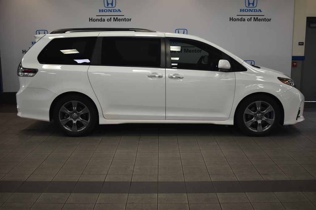 Thumbnail: 2019 Toyota Sienna - 6