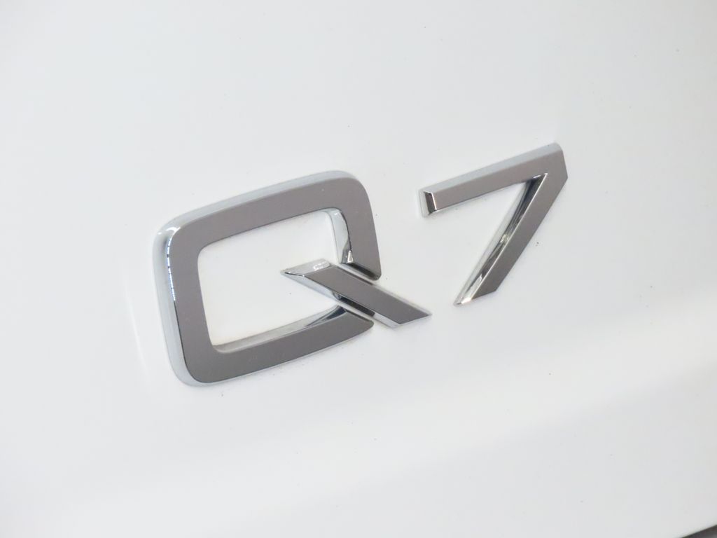 Thumbnail: 2018 Audi Q7 - 12