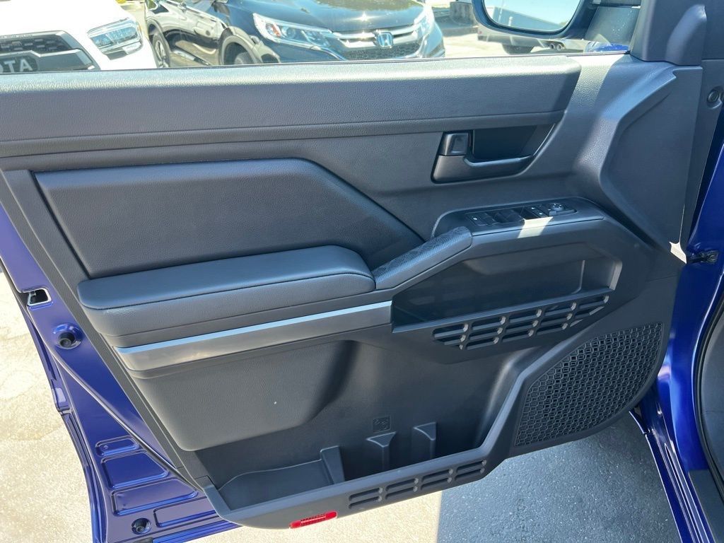 2025 Toyota Tacoma SR5 Double Cab photo 12