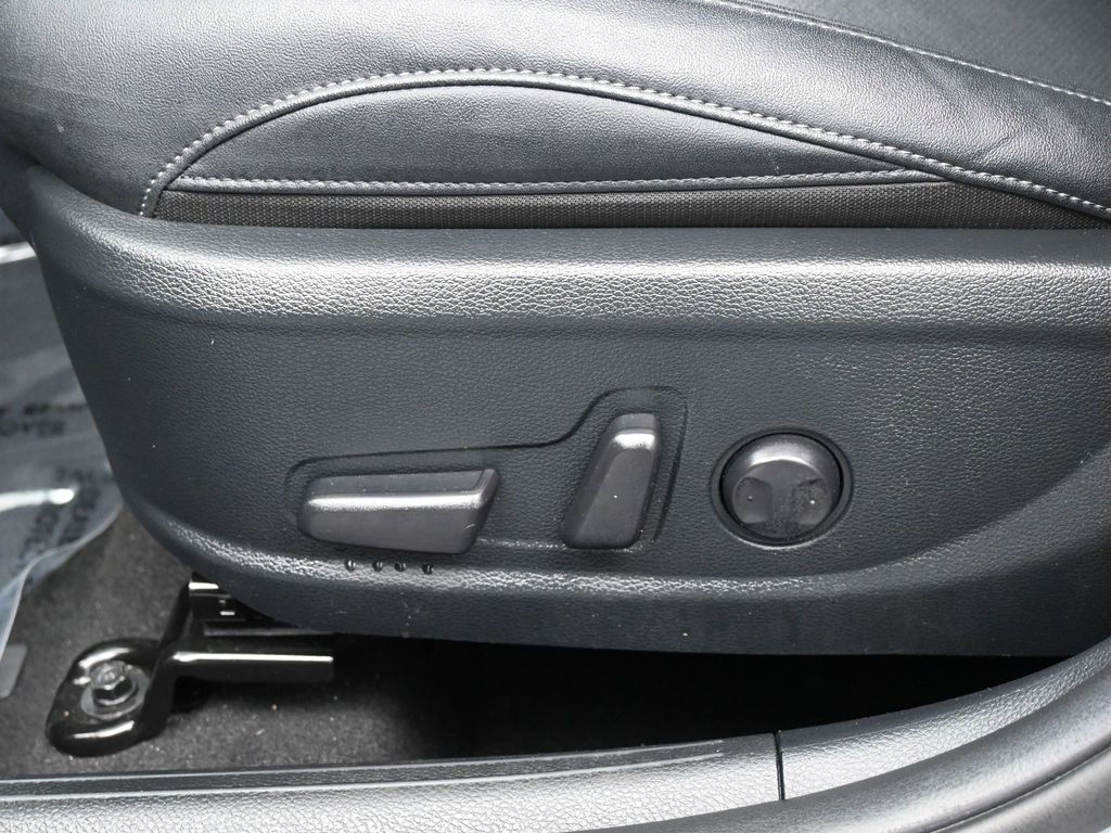 Used 2025 Steel Gray Kia EX image 11