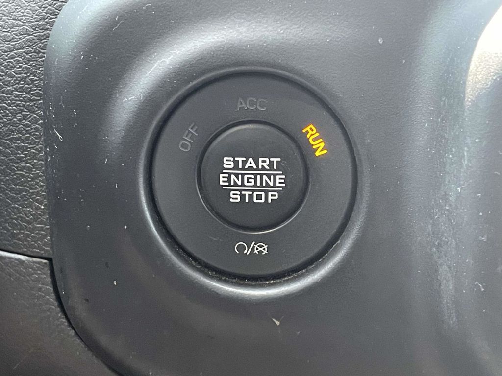 Used 2022 Green Jeep Mojave image 33