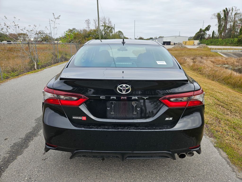 2023 Toyota Camry SE 4