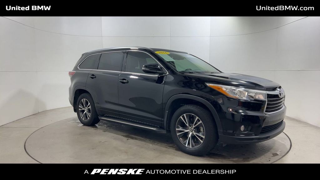 Thumbnail: 2016 Toyota Highlander - 2