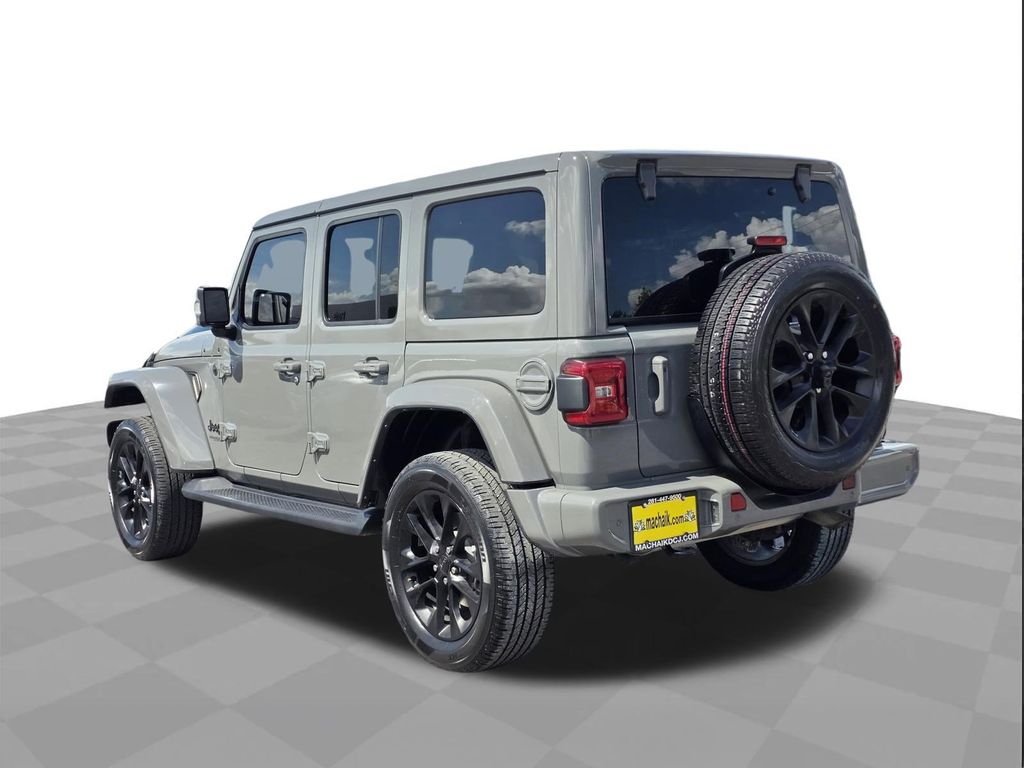 2022 Jeep Wrangler Unlimited Sahara High Altitude - 6