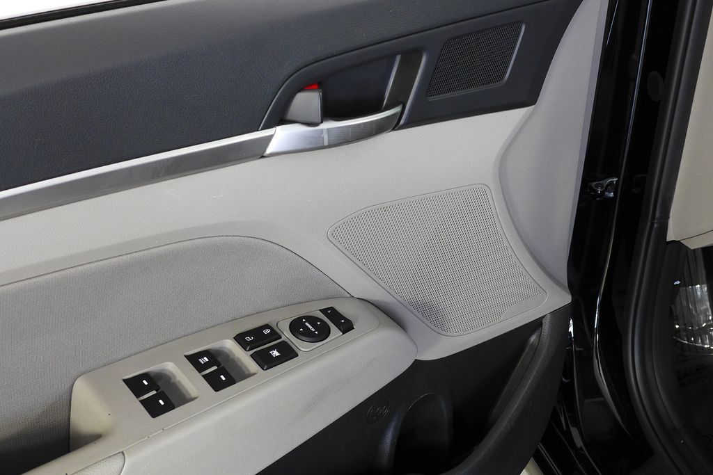 2020 Hyundai Elantra SEL 12