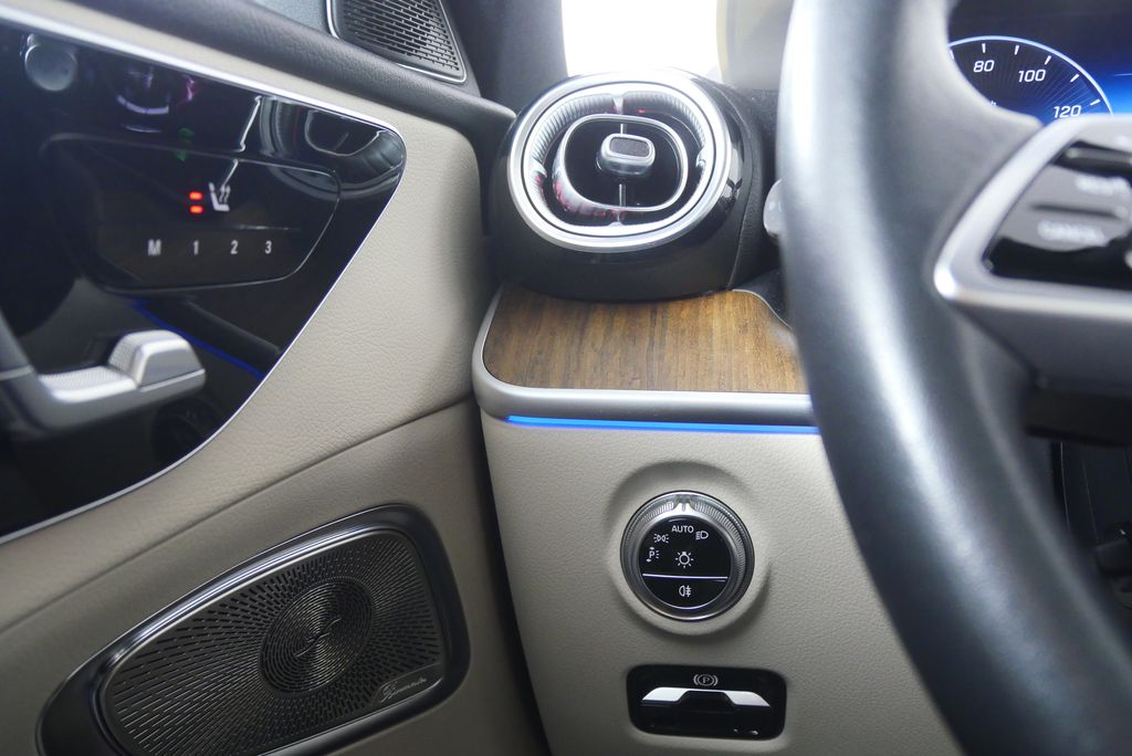 Thumbnail: 2023 Mercedes-Benz C-Class - 19