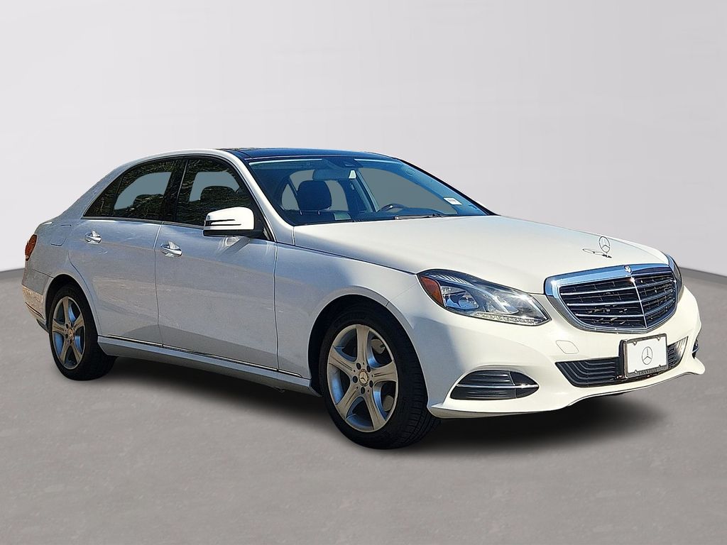 Thumbnail: 2014 Mercedes-Benz E-Class - 3