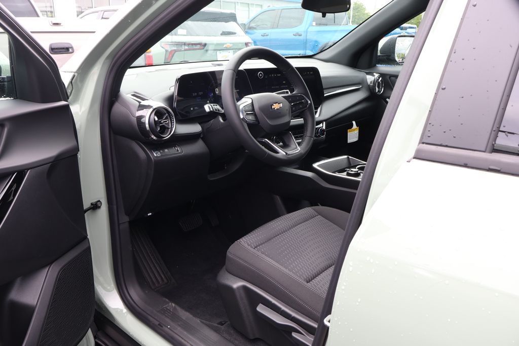 2026 Chevrolet Equinox LT 12