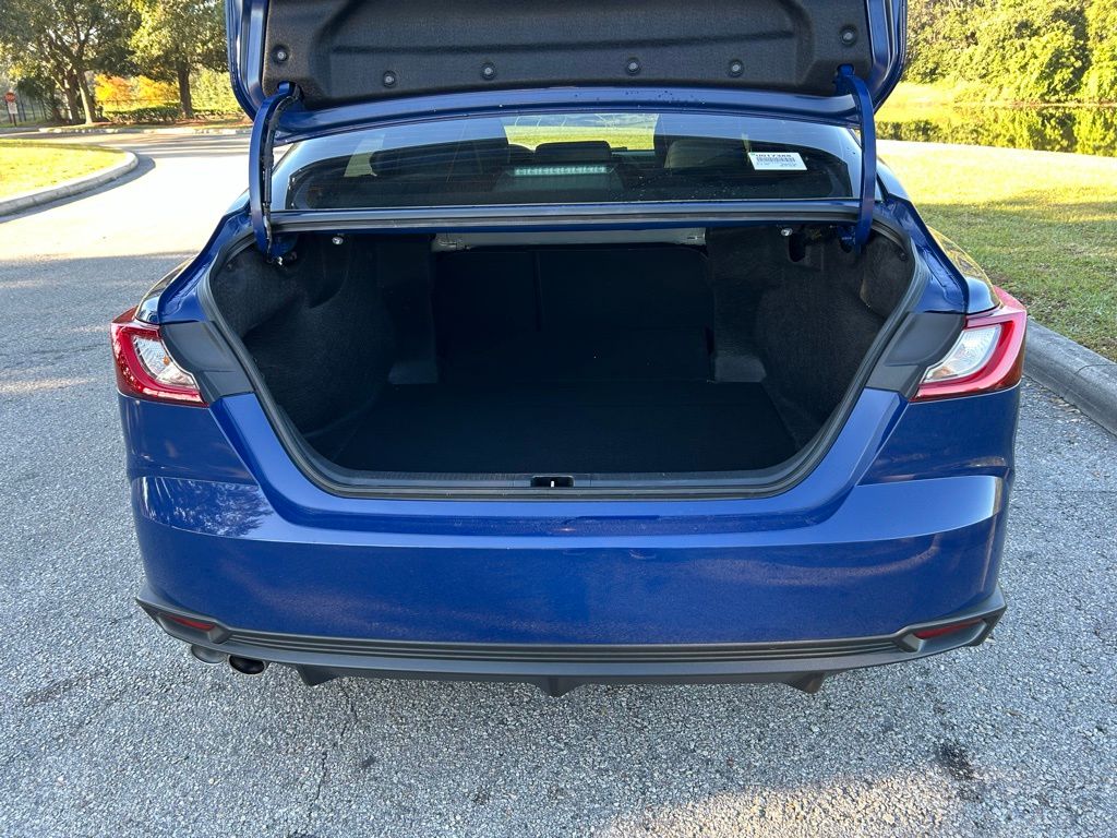 Thumbnail: 2025 Toyota Camry - 10