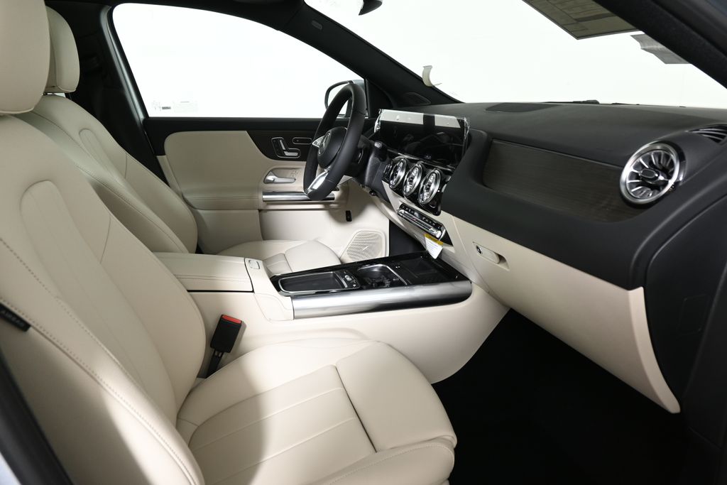 Thumbnail: 2026 Mercedes-Benz GLA - 21