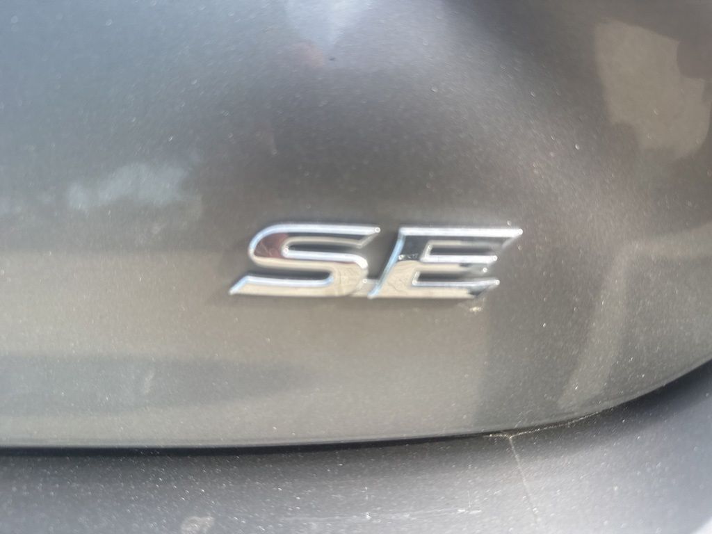 Used 2025  Toyota SE image 6