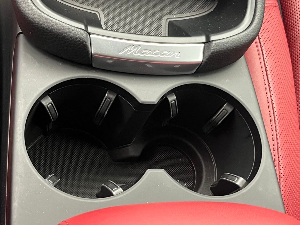 Thumbnail: 2025 Porsche Macan - 15