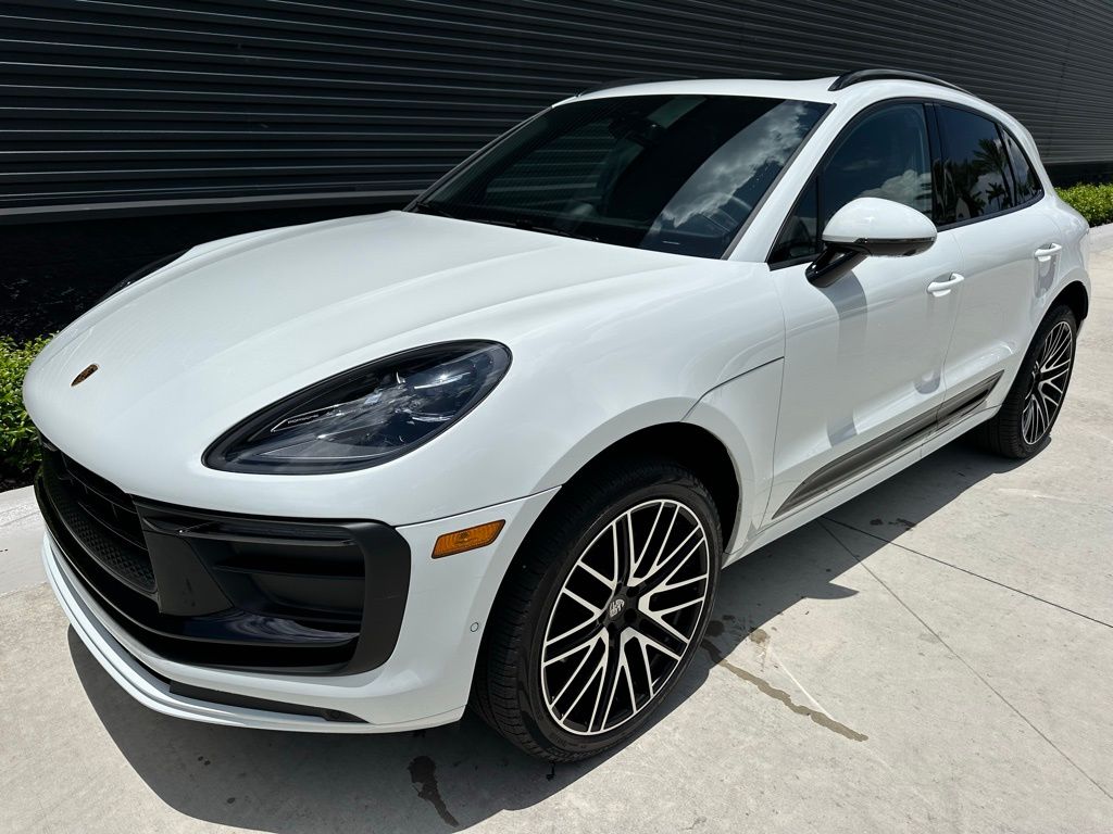 2025 Porsche Macan  6