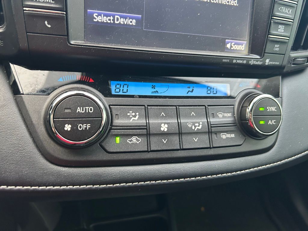 Thumbnail: 2018 Toyota RAV4 - 26