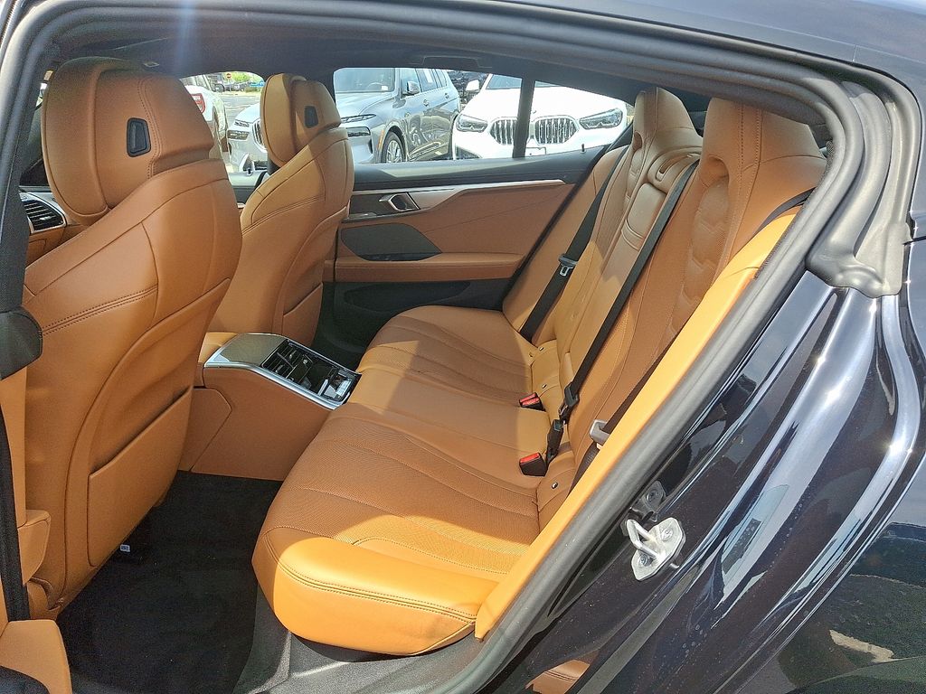2022 BMW 8 Series  10