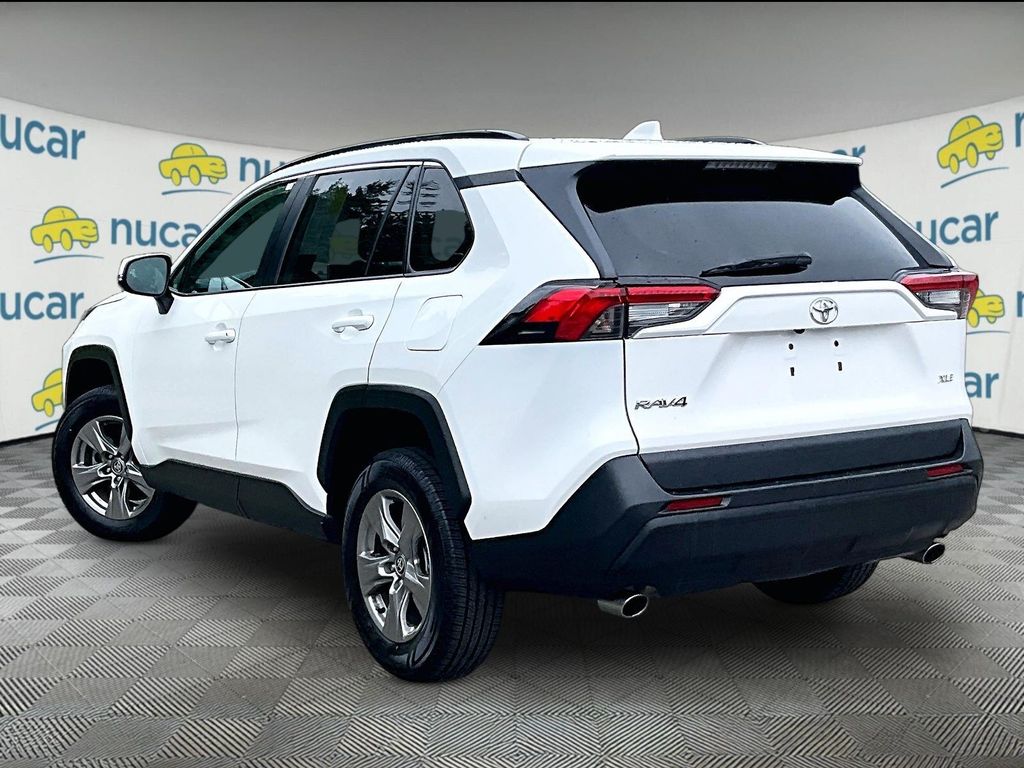 2024 Toyota RAV4 — photo 4