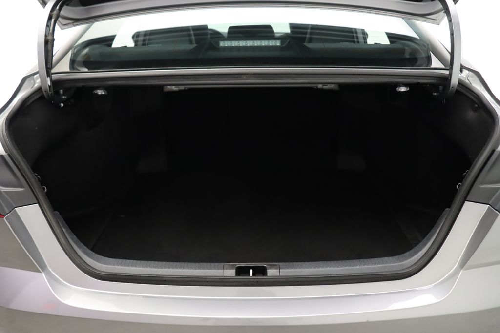 Thumbnail: 2025 Toyota Camry - 22