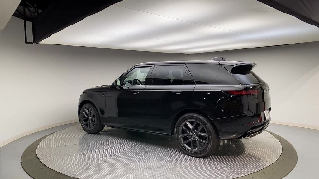 Thumbnail: 2023 Land Rover Range Rover Sport - 6