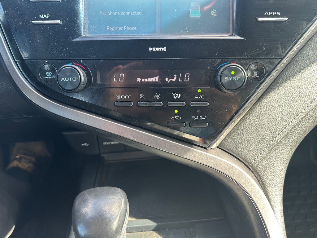 2020 Toyota Camry Hybrid SE