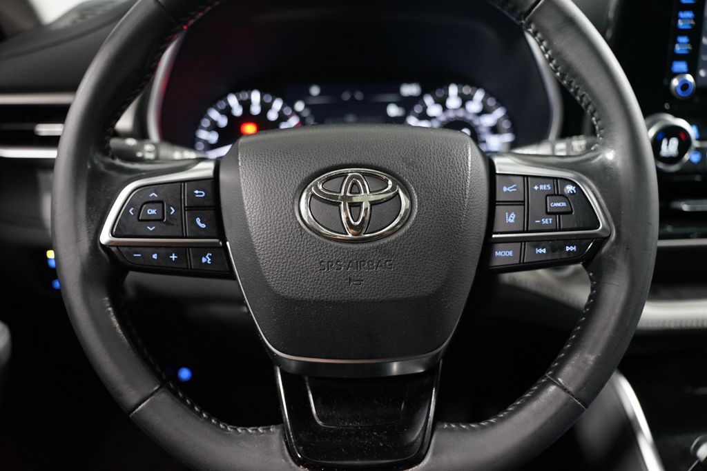 2021 Toyota Highlander XLE 12
