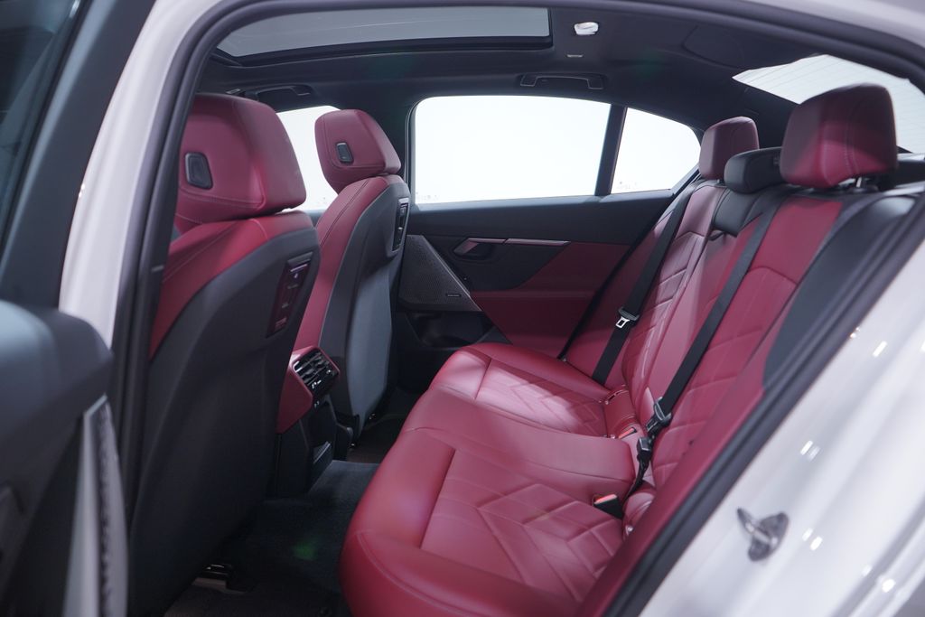 Thumbnail: 2024 BMW i5 - 9