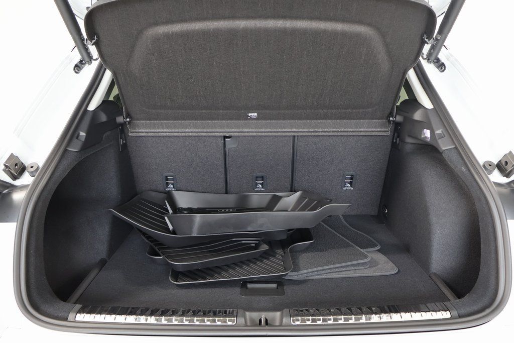 Thumbnail: 2026 Audi Q3 - 8