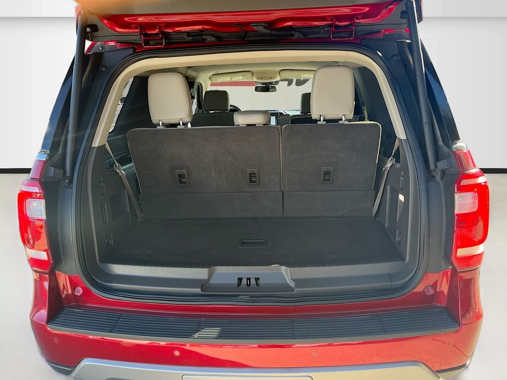 2021 Ford Expedition XLT Red at Autostrade