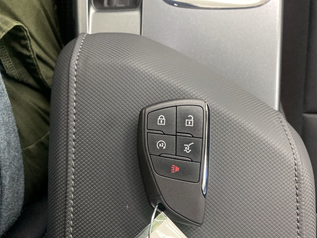 2025 Chevrolet Equinox EV RS photo