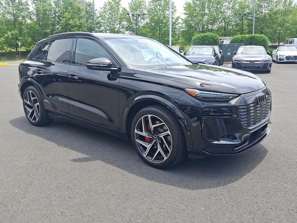 Thumbnail: 2025 Audi SQ6 e-tron - 3