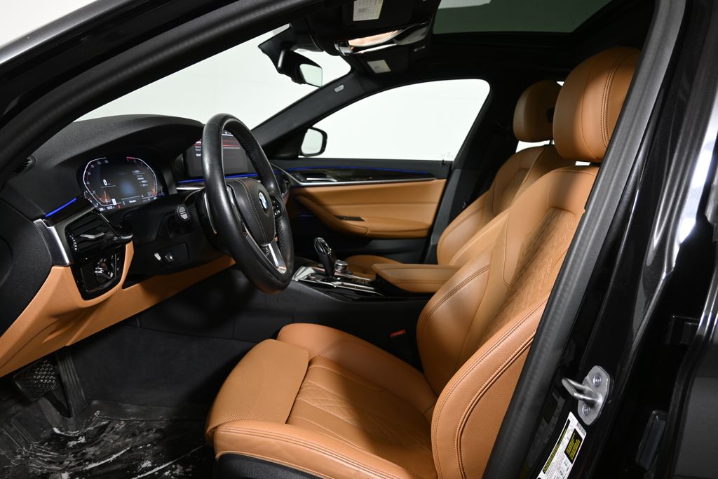 Thumbnail: 2023 BMW 5 Series - 3