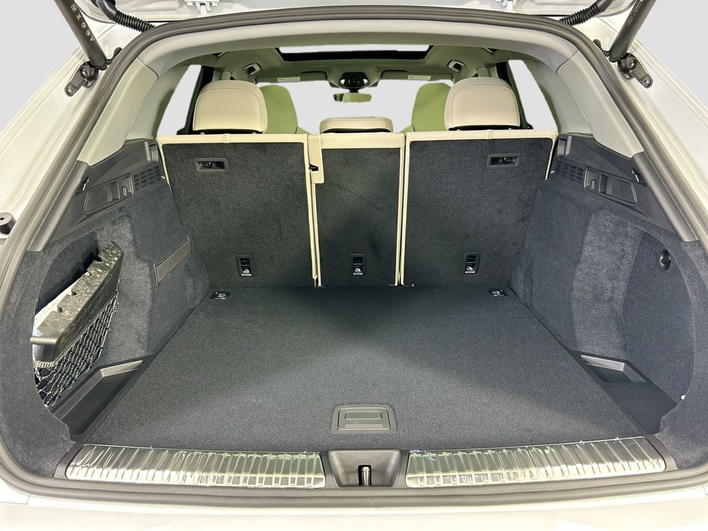 Thumbnail: 2025 Audi Q5 - 28