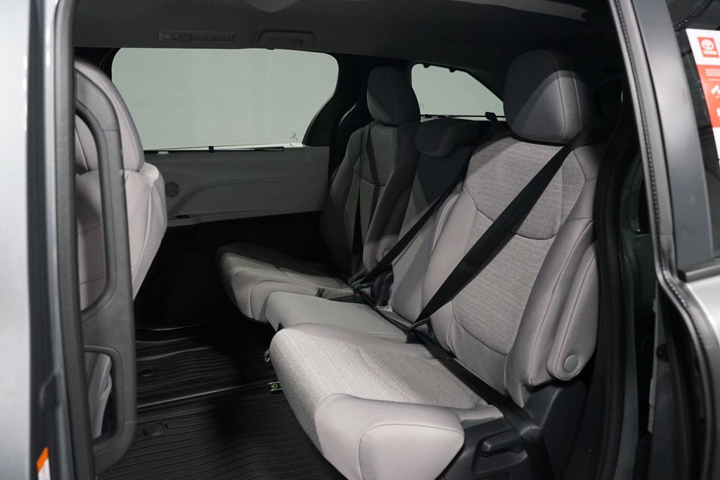 Thumbnail: 2026 Toyota Sienna - 29