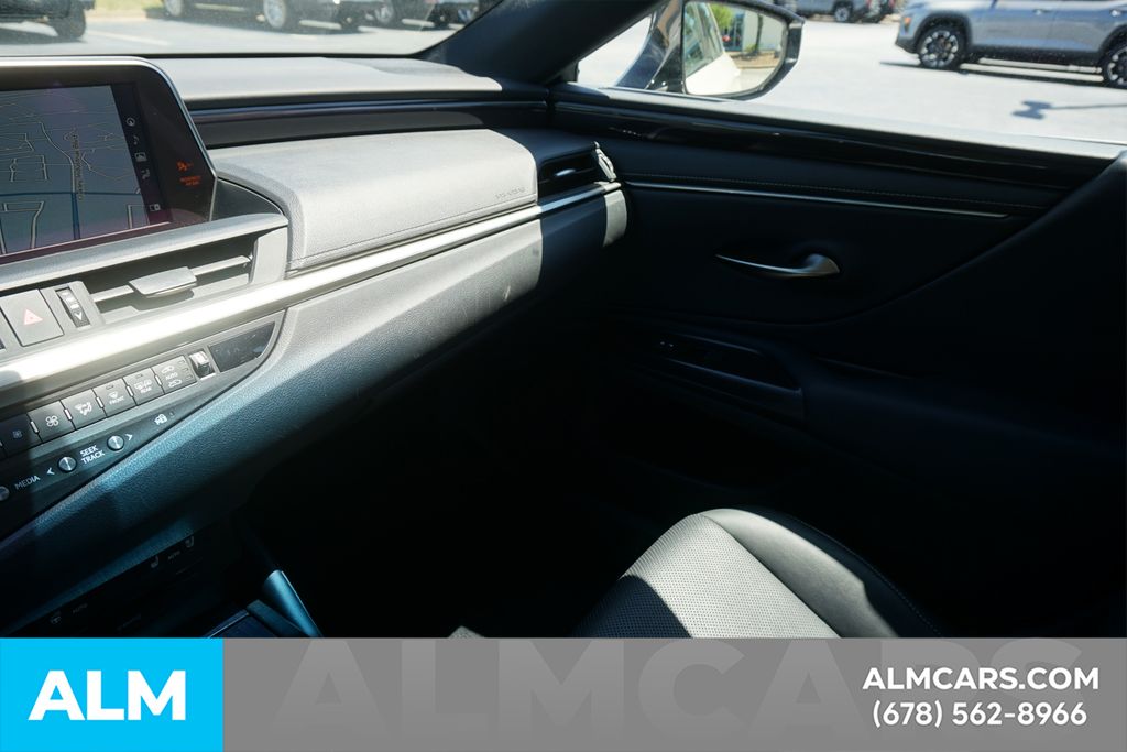 Used 2019 White Lexus 350 image 46