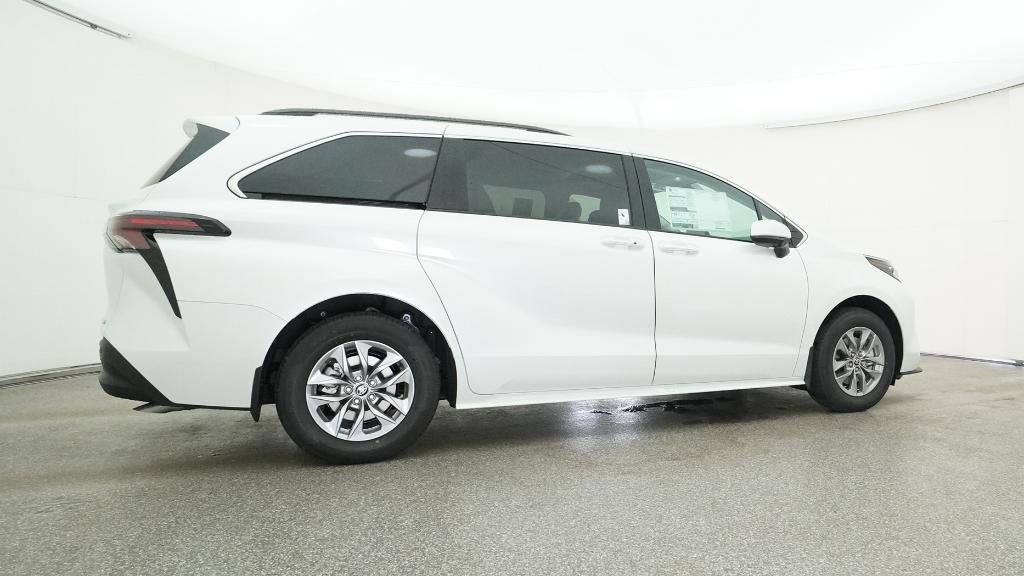 Thumbnail: 2025 Toyota Sienna - 32