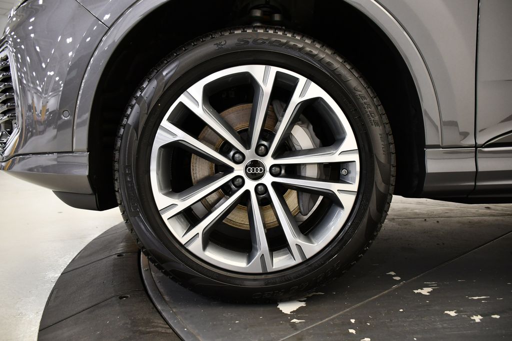 Thumbnail: 2026 Audi Q7 - 13