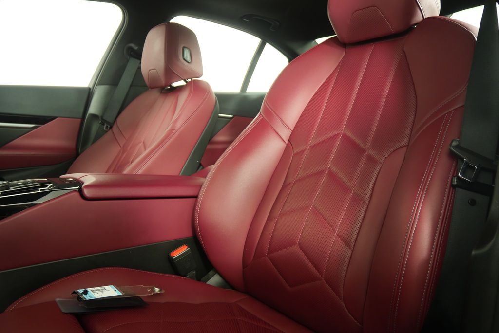 2024 BMW 5 Series 530i 11